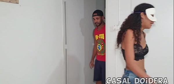  Bastidores da gravação com a novinha de 18 anos enteada do Leo ogro fazendo porno amador com Jr Doidera gravando